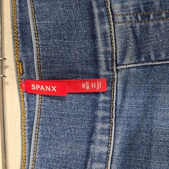 Spanx 1X Petite Pull On Jeans Denim Leg Medium Wash Blue High Rise - Picture 4 of 4